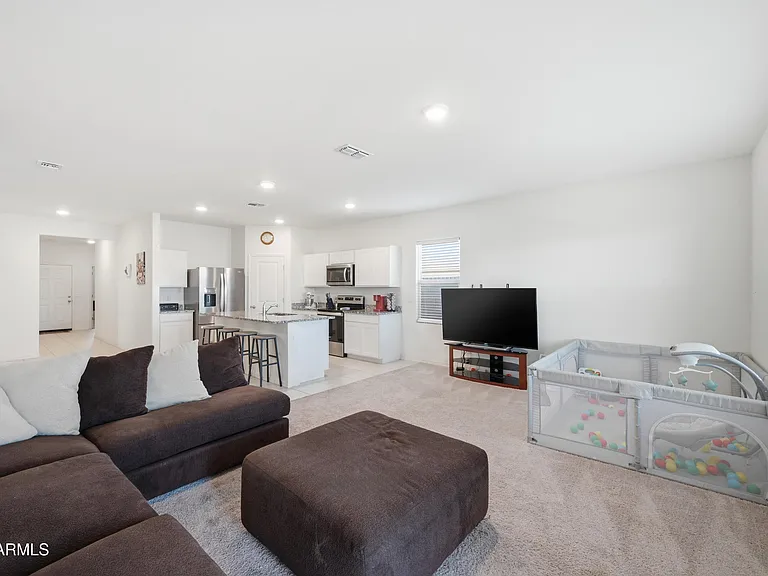 2022 E New Bonnet Ln — Photo 6