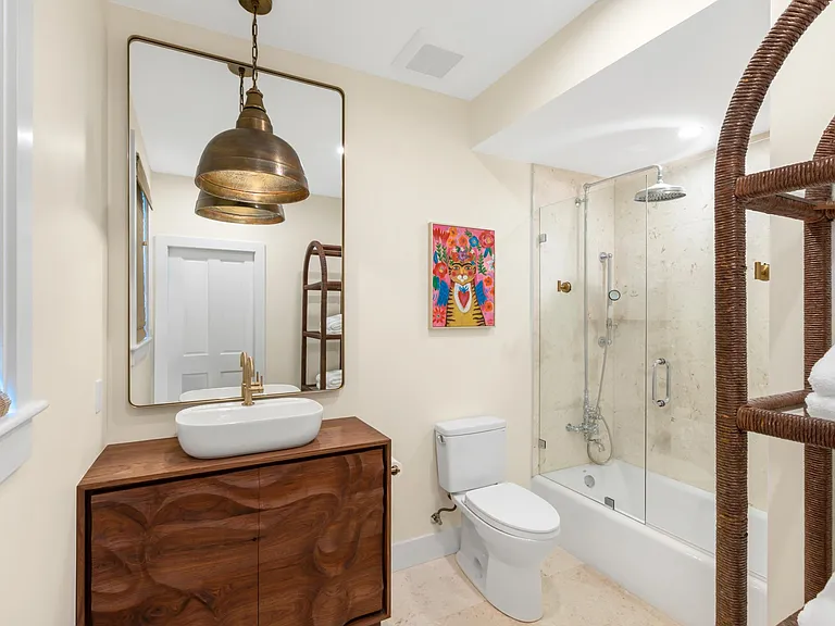 710 Caroline St — Photo 19