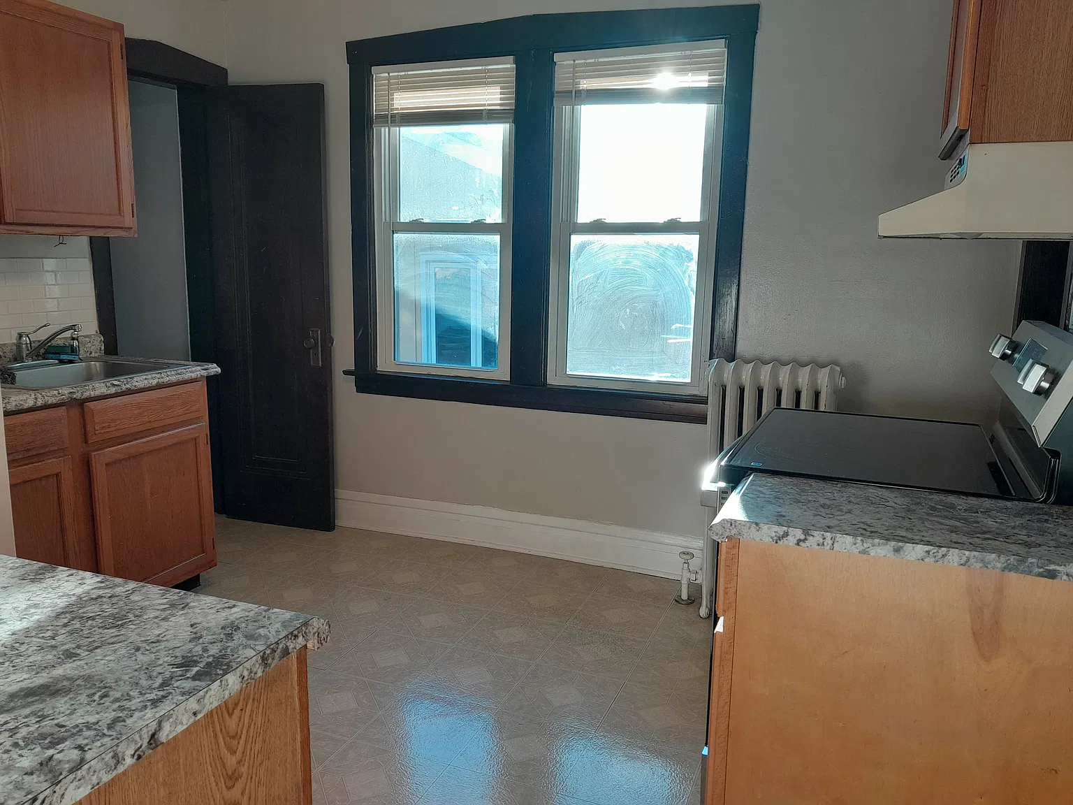 1 bed, 700 sqft, $1,300 — Photo 4