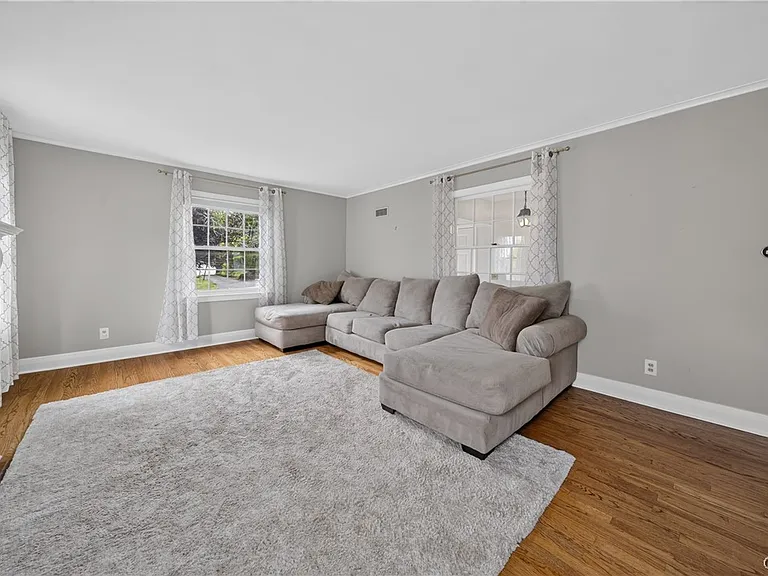103 Pelham Rd — Photo 9