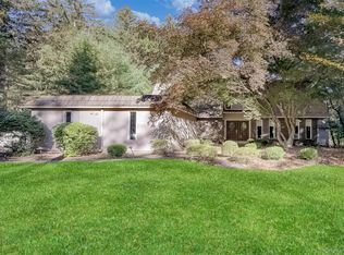 8 Kings Gate Road, Suffern, NY 10901