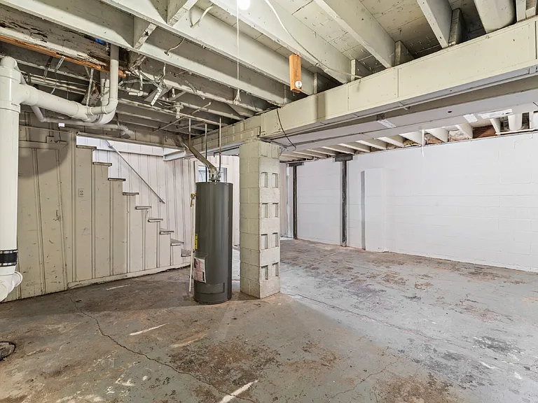 33085 W 82nd St — Photo 25