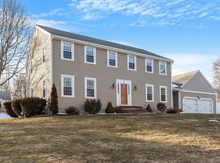 4 Lantern Ln, Shrewsbury, MA 01545
