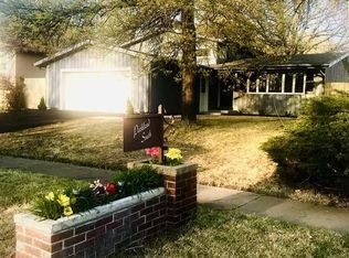 2842 SW McAlister Ave, Topeka, KS 66614