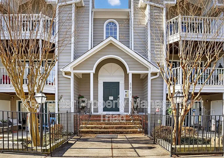 3701 Cotswold Ter #7G — Photo 1