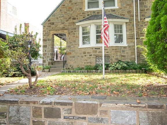 3rd image of 707 Knorr St