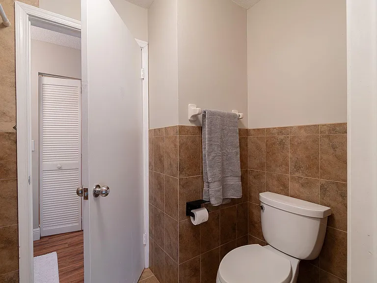 13547 Fountain View Blvd — Photo 22