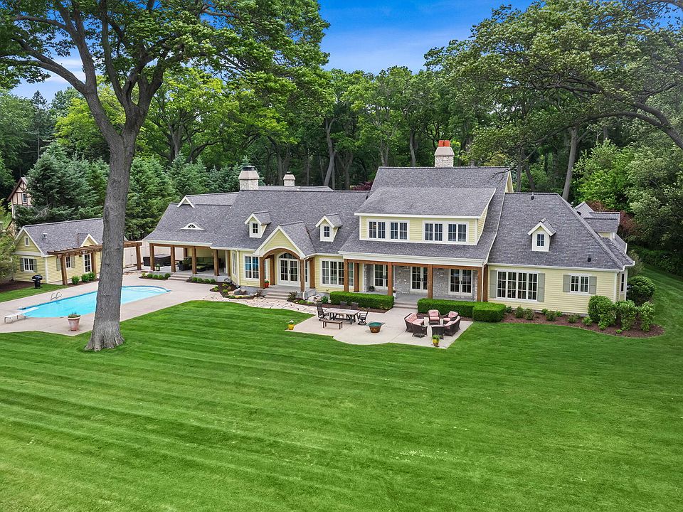 1st image of 329 W Circle Dr