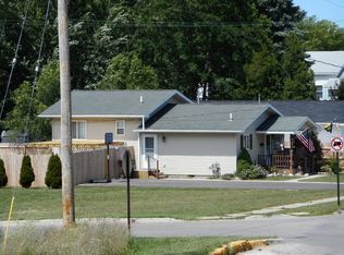 1018 Kosciusko St, Manistee, MI 49660