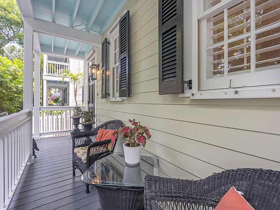 4th image of 1221 Margaret St #3