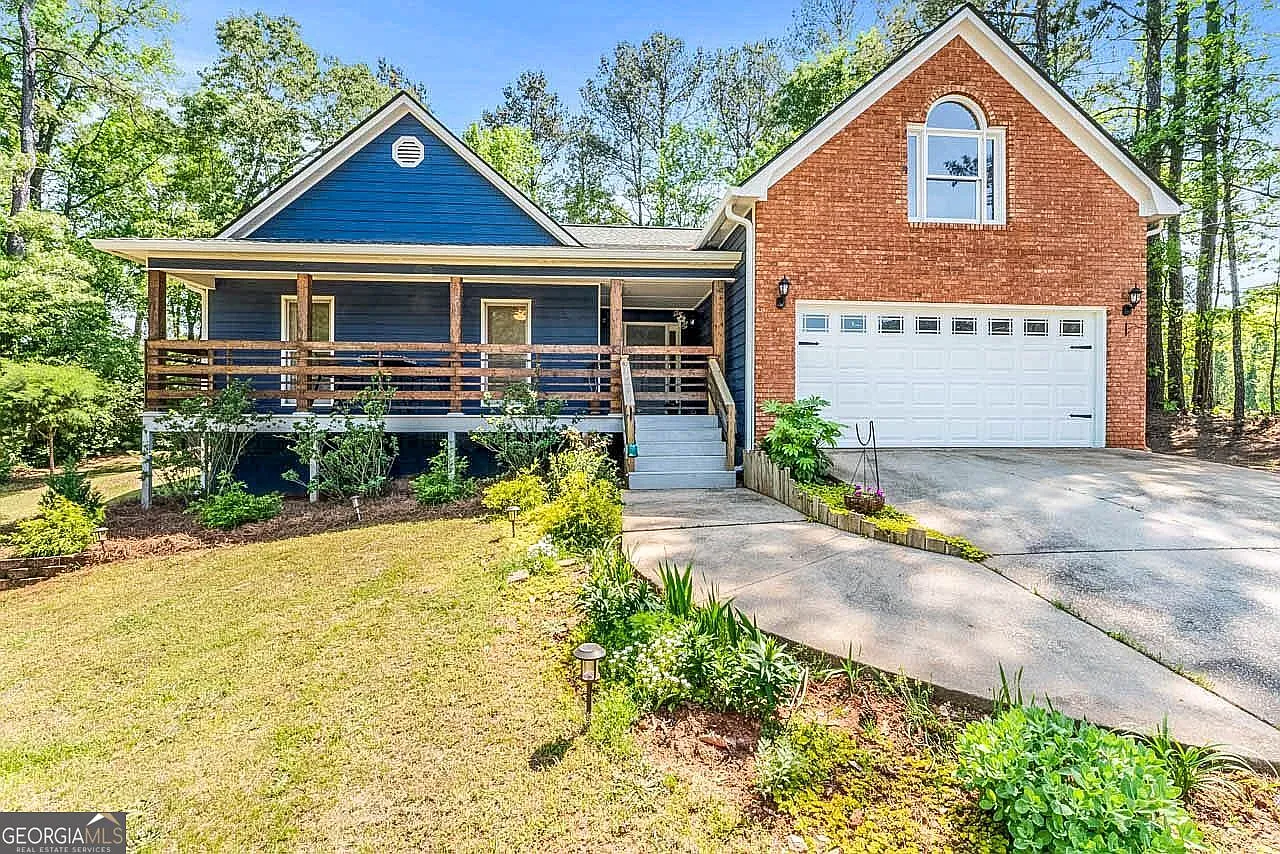 100 Crown Forest Dr photo 1