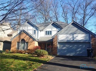 2304 Saint Roberts Ln, Toledo, OH 43617