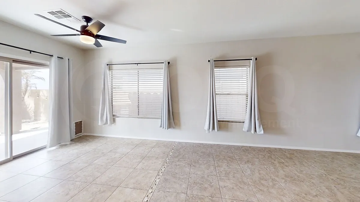 3 bed, 2.0 bath, 1451 sqft, $2,100 — Photo 4