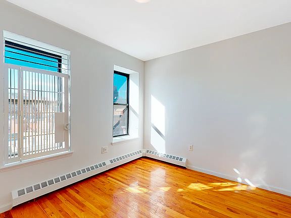5th image of 418 W 129th St #20