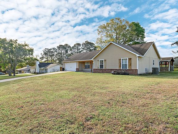 4th image of 246 Blossom Dr