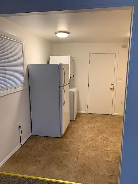 3 bed, 800 sqft, $1,800 — Photo 4