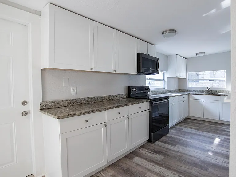 4710 W Price Ave — Photo 7