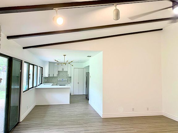 2nd image of 11809 Highland Oaks Trl