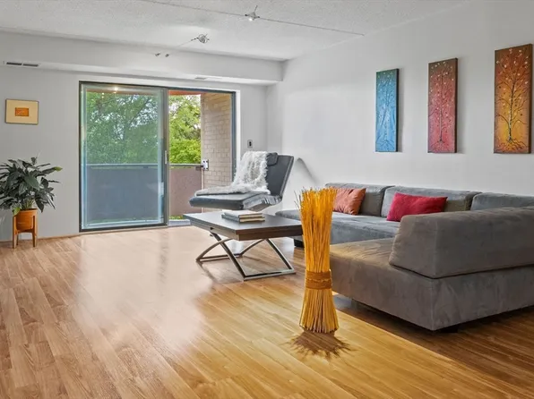 2500 Mystic Valley Pkwy APT 707, Medford, MA 02155