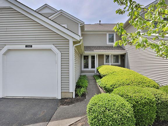 3rd image of 3765 Baybridge Ln #3
