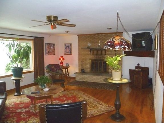 4th image of 1213 Acewood Blvd