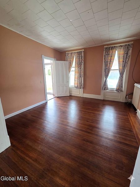 2nd image of 2363 Burdett Avenue
