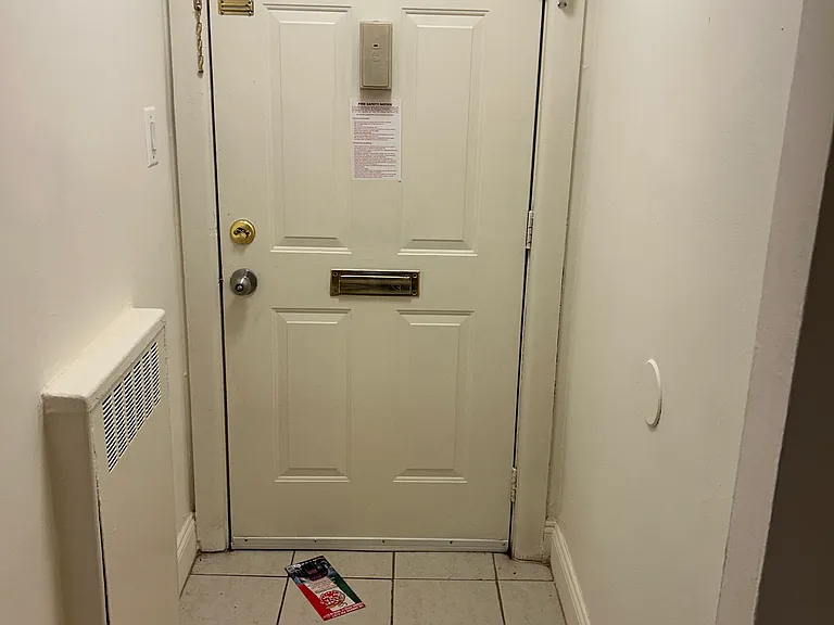 472 Howard Ave #2B — Photo 9