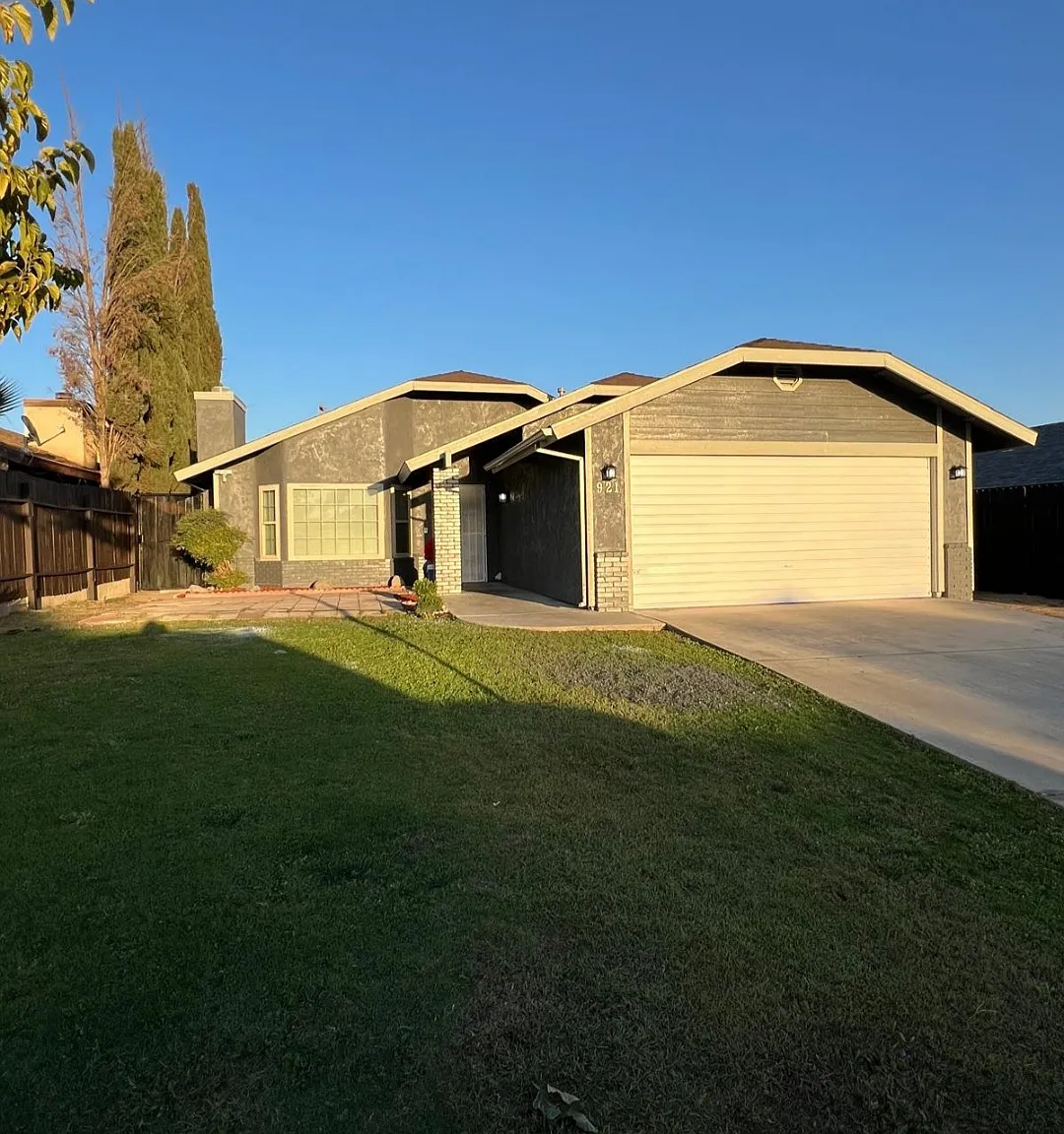 3 bed, 1683 sqft, $2,300 — Photo 2