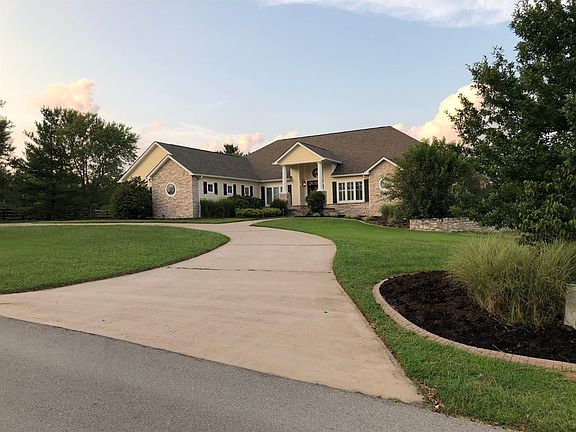 4th image of 101 Whispering Brook Dr