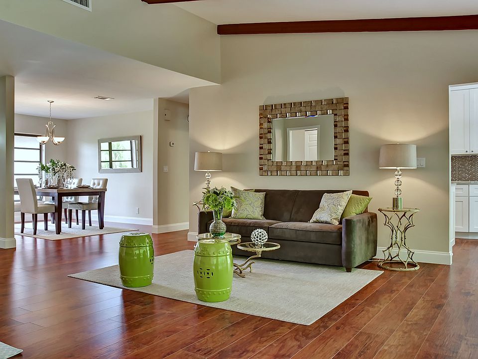 Soaring Vaulted Ceilings 