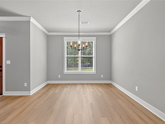5th image of 19 McGaugh Dr