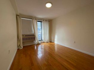25-46 14th St #2B, Astoria, NY 11102