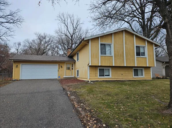 8244 Brunswick Ave N, Brooklyn Park, MN 55443
