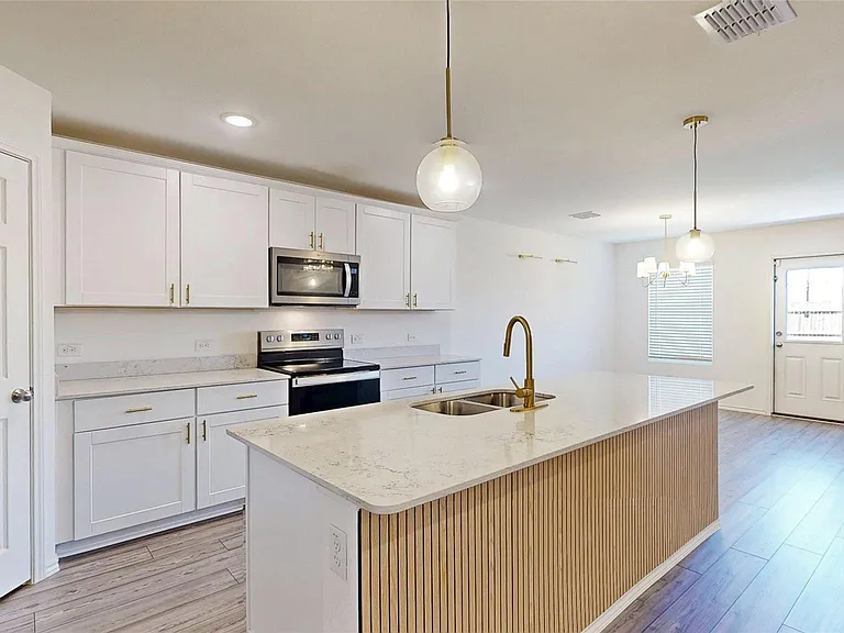 4536 Benham Dr — Photo 4