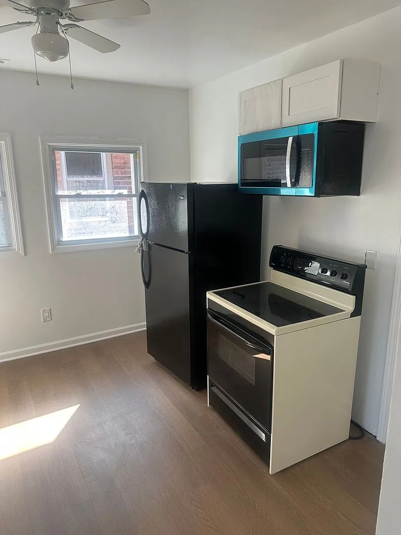 Spacious 3BR House in Detroit — Photo 4
