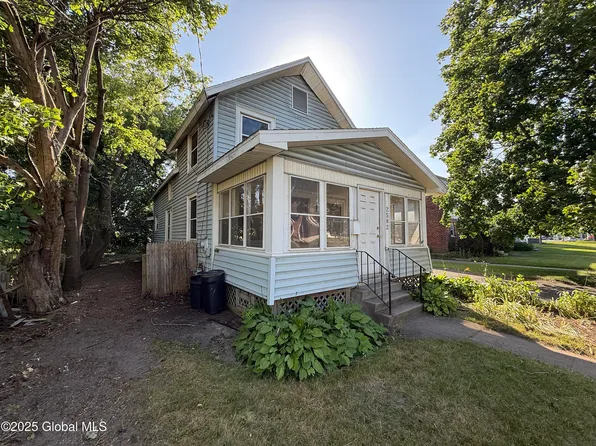 2582 Albany Street, Schenectady, NY 12304