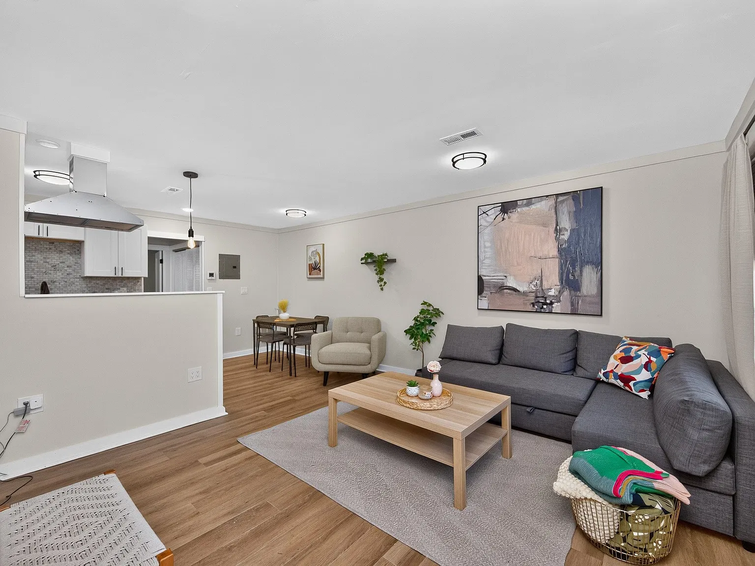 1 bed, 630 sqft, $1,900 — Photo 3