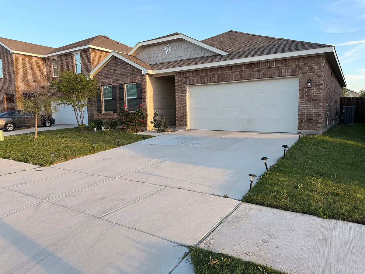 Building Photo - 1517 Escondido Dr