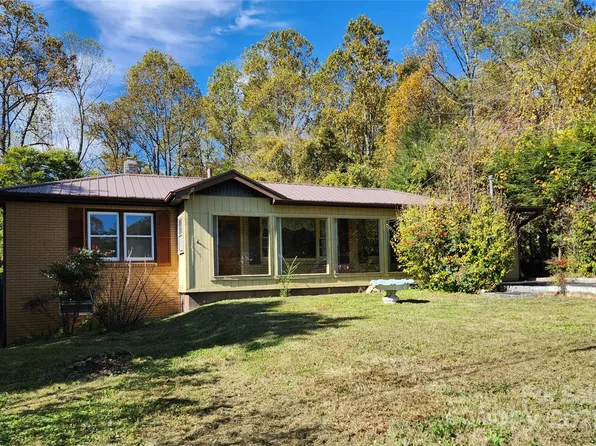 127 Longview Dr, Hendersonville, NC 28791