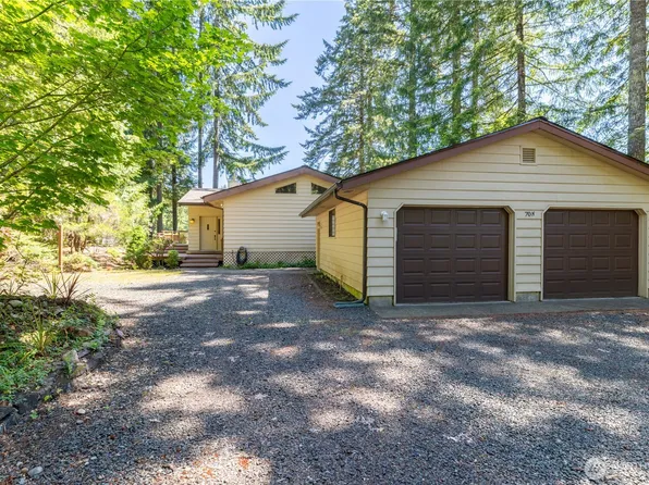 70 N Handicap Place, Hoodsport, WA 98548