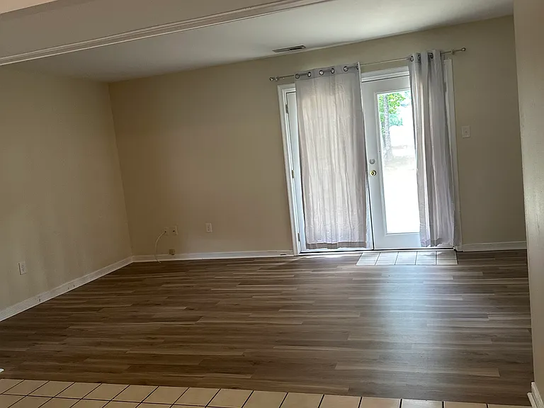 404 Hickorywood Cir — Photo 12