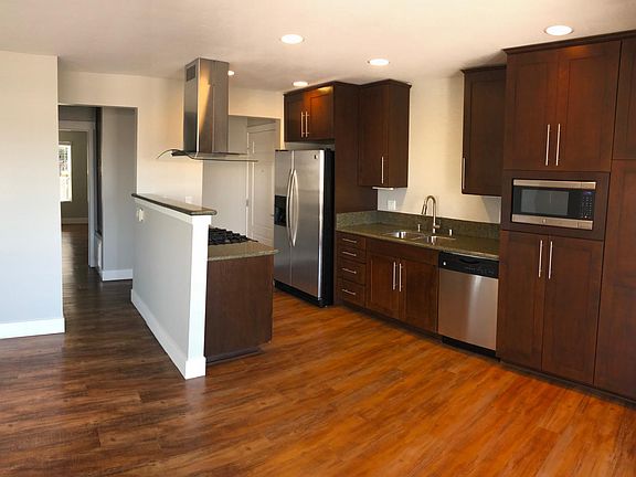 4th image of 3608 Columbia St