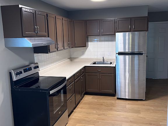 4th image of 1052 Pine St