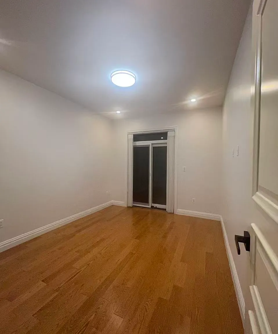 3 bed, 1100 sqft, $3,600 — Photo 4
