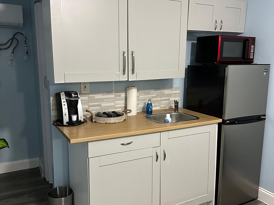 2nd image of 251 SW 51st Pl #1