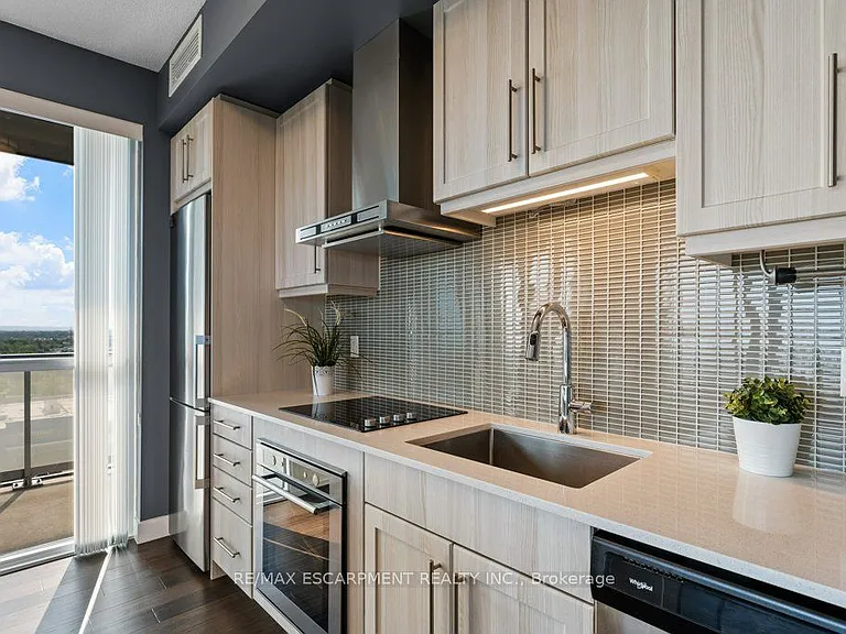 2087 Fairview St #1304 — Photo 18