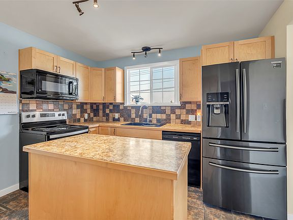 4th image of 804 Ross Ave