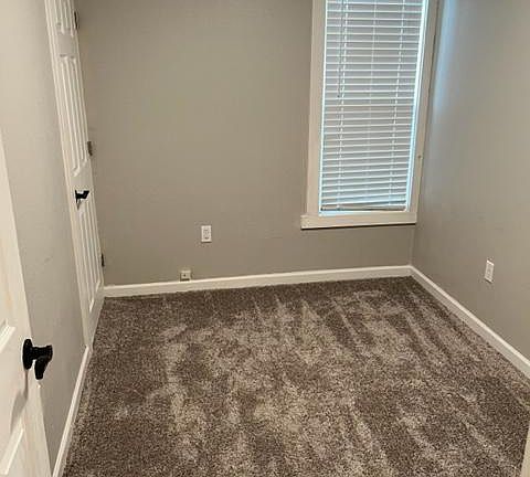 4th image of 1220 Yakima Ave #B