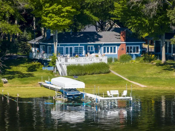 8042 Old Channel Trl, Montague, MI 49437