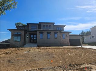 21335 W 93rd Ct, Lenexa, KS 66220